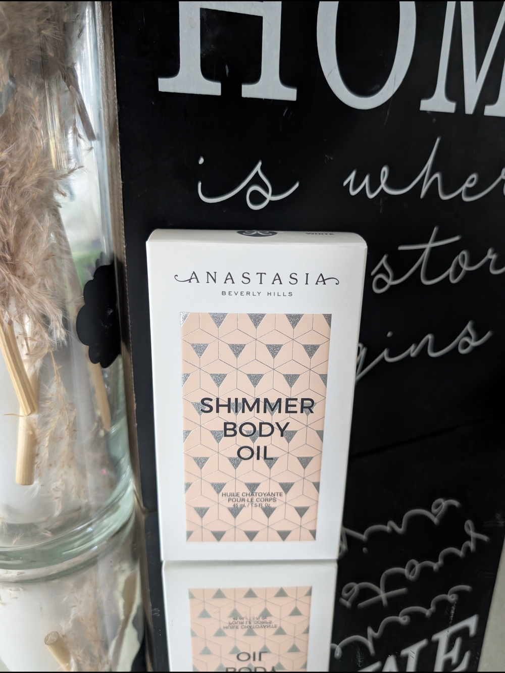 Anastasia Beverly Hills Shimmer Body Oil — White & White Box